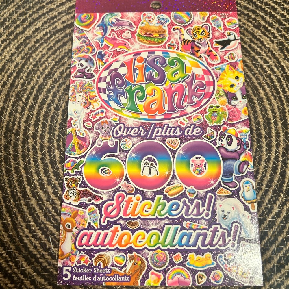 LISA FRANK - 5 Sheet
Sticker Book - 600 stickers!